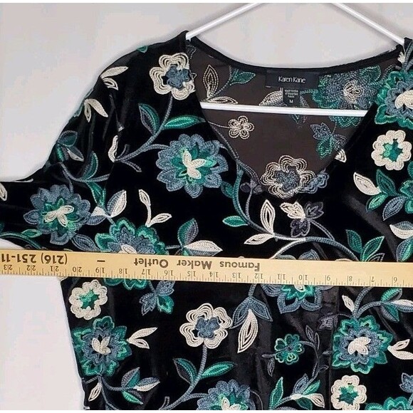 Karen Kane Velvet Embroidered Top Women Medium Floral Bell Sleeve Boho Romantic - Picture 6 of 10